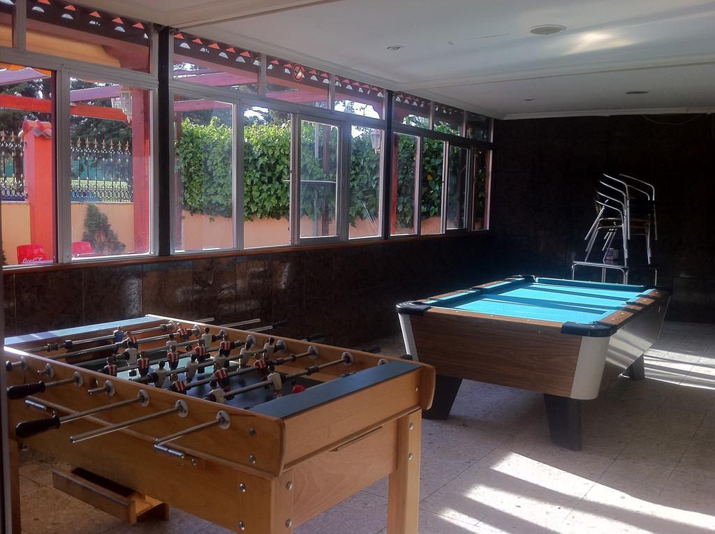 Hostal Madrid Paris Buitrago del Lozoya Kültér fotó